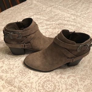 NWT Adorable Indigo Rd boots